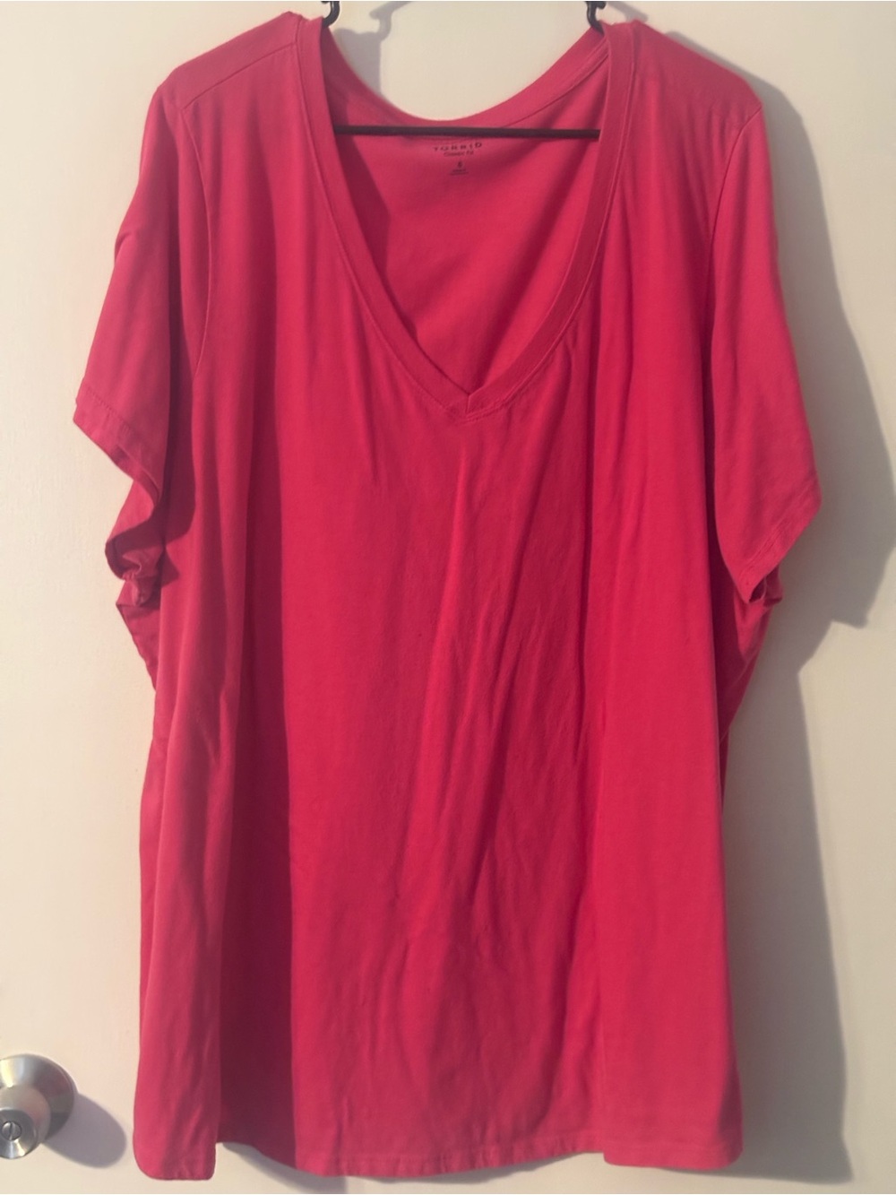 Torrid Women's Plus V-Neck Tee in Hot Pink-size 6